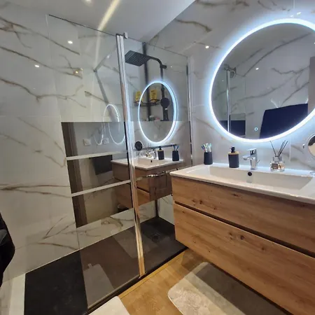 Elegant 2-room With Panoramic Sea View & Pool Διαμέρισμα *